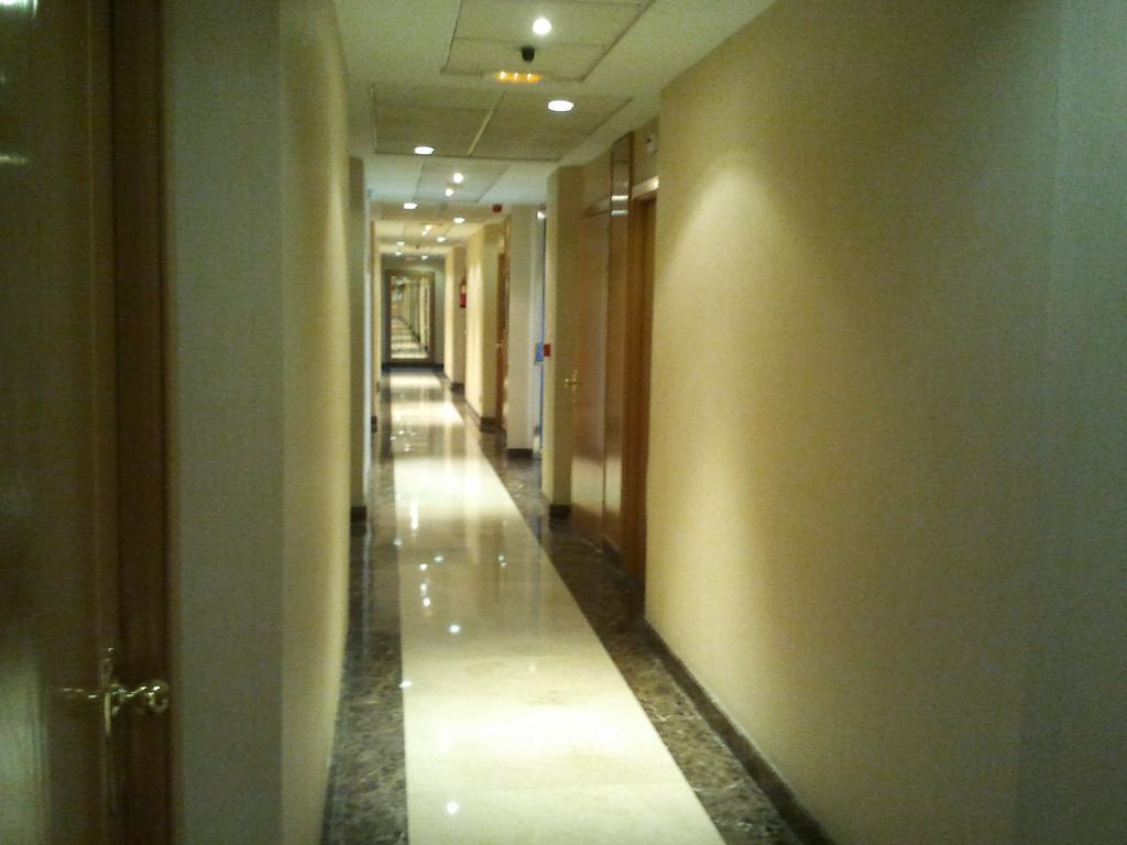 โรงแรมซิวดัด เด ฟูเอนลาบราดา ภายนอก รูปภาพ